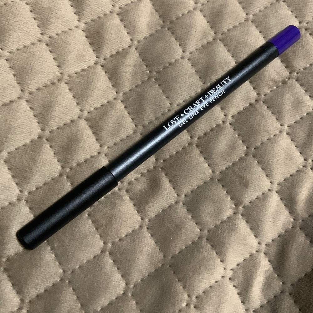 Love Craft Beauty purple gel eye pencil